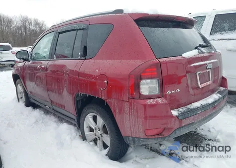 2017 Jeep Compass Sport 4X4 z USA, uszkodzony, nr VIN 1C4NJDBB6HD138171